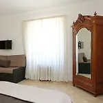Del Camerlengo 4* روما